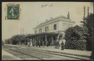 « Franconville. La gare, les quais ». Collection Poulain.