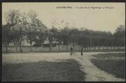 « Luzarches. La place de la République et l'hôpital ». Frémont édit., Beaumont-sur-Oise.