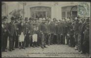 « Villiers-le-Bel. Inauguration de la nouvelle mairie (27 mai 1906). Groupe d'invités ». Imp.-phot. J. Frémont, Beaumont-sur-Oise.
