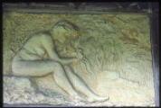 Ronquerolles. - Maison de Félix Martin-Sabon : bas-relief en terre cuite représentant une baigneuse séchant ses cheveux.