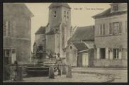 2 vues « Baillet. Place de la Fontaine ». Collection E. Groult.