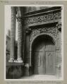 1 vue  - Pontoise. - Cathédrale Saint-Maclou, façade sud : détails des colonnes et décors sculptés du portail. (ouvre la visionneuse)
