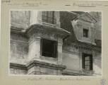 1 vue  - Ambleville. - Château d\'Ambleville, façade principale : lucarnes et fenêtres. (ouvre la visionneuse)