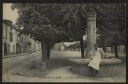 2 vues  - « Beaumont-sur-Oise. La place Gambetta ». Frémont édit., Beaumont-sur-Oise. (ouvre la visionneuse)