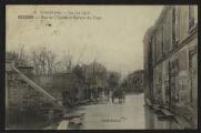 2 vues  - « 16. Inondations. Janvier 1910. Bezons. Rue de l\'Eglise et rampe du pont ». Cliché Carlier. (ouvre la visionneuse)