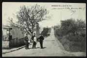 2 vues « Bouqueval. Route du Parc ». Etablissement franco-belges E. Desaix, 10 av. Jaurès, Paris.