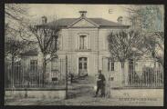 2 vues  - « Asnières-sur-Oise. La mairie ». Imprimerie-phototypie J. Frémont, Beaumont-sur-Oise. (ouvre la visionneuse)