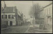 2 vues  - « Taverny (S.-et-O.). La rue de Paris (à Vaucelles) ». L. Richard, phot., Taverny. (ouvre la visionneuse)