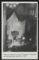 2 vues  - « Pèlerins vénérant la Sainte Tunique à l\'occasion de son ostension, avril-mai 1934 ». Cliché Kestonne. Editions Moulin, Paris. (ouvre la visionneuse)