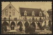 2 vues  - « 22. Abbaye de Royaumont. Asnières-sur-Oise (S.-et-O.). Cloître (angle Sud-Ouest) ». Édit. G. Barraud phot., Viarmes. (ouvre la visionneuse)