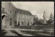 2 vues  - « 5. Vue générale (côté Est) ». Abbaye de Royaumont. Asnières-sur-Oise (S.-et-O.). (ouvre la visionneuse)