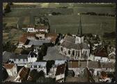 2 vues  - « Cc.373.19.A. Belloy-en-France (Val-d\'Oise). Le quartier de l\'église. Vue aérienne ». Combier imprimeur, Mâcon. (ouvre la visionneuse)