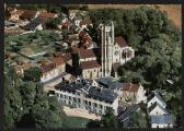 2 vues  - « CR.373.105.A. Chars (Val-d\'Oise). Vue aérienne. Panorama sur l\'église (XIIe s.) ». Combier imp., Mâcon. (ouvre la visionneuse)