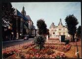 2 vues « 12.573. Couleurs et lumière de France. L'Isle-Adam (Val-d'Oise). L'hôtel de ville et l'église ». Edition d'art Yvon Paris, 30 av. jean Jaurès, 94 Asnières.