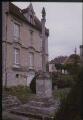 1 vue  - Champagne-sur-Oise. - Ancienne croix de cimetière. (ouvre la visionneuse)