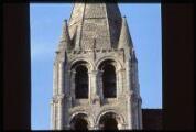 1 vue Ennery. - Église Saint-Aubin : baies du clocher.