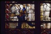 1 vue Groslay. - Église Saint-Martin : vitrail représentant la résurrection.
